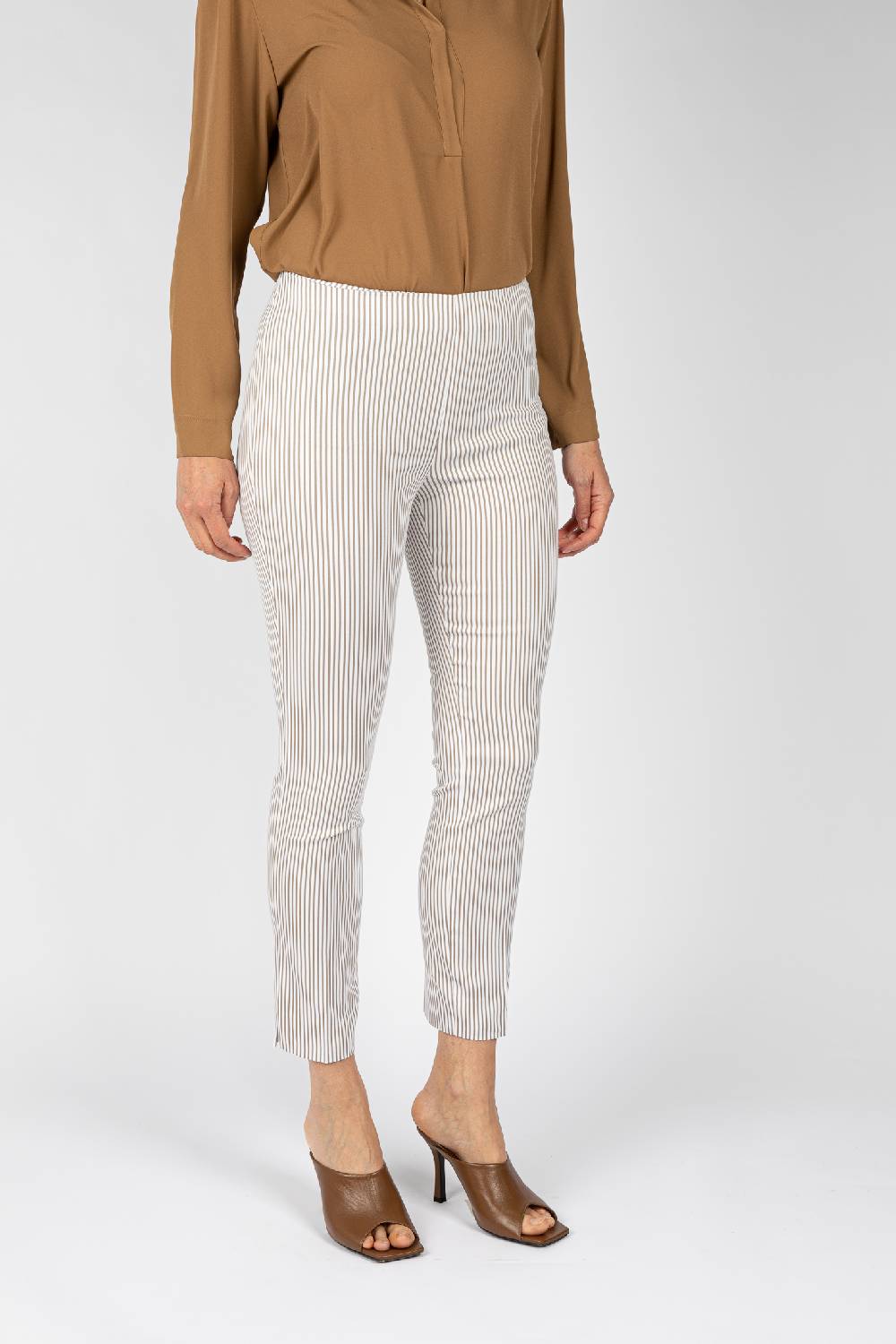 L.Pucci Pantaloni a riga colore beige da donna linea stretta In Vendita