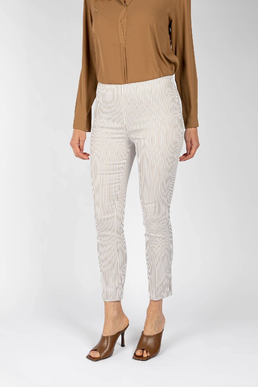 L.Pucci Pantaloni a riga colore beige da donna linea stretta In Vendita