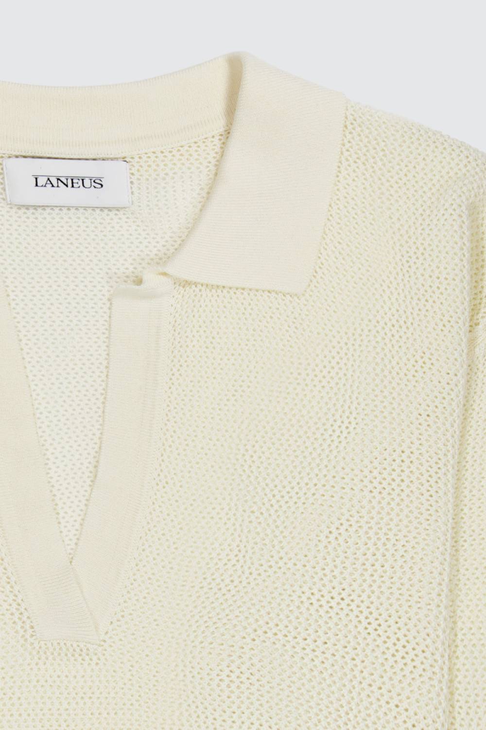 Laneus Laneus polo cream cropped in mesh con scollo a V Fino Al -60%