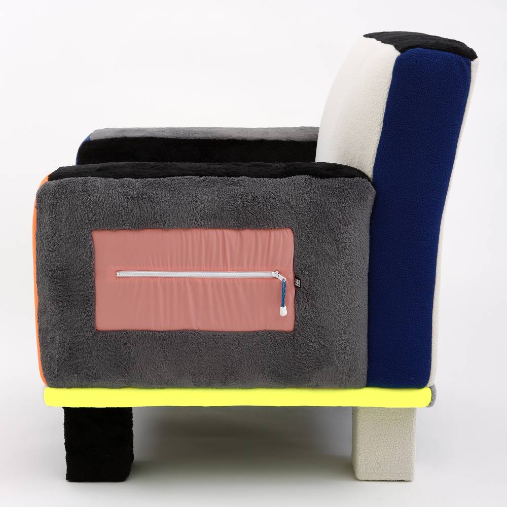 Lc23 Polartec Multicolor Armchair In Vendita