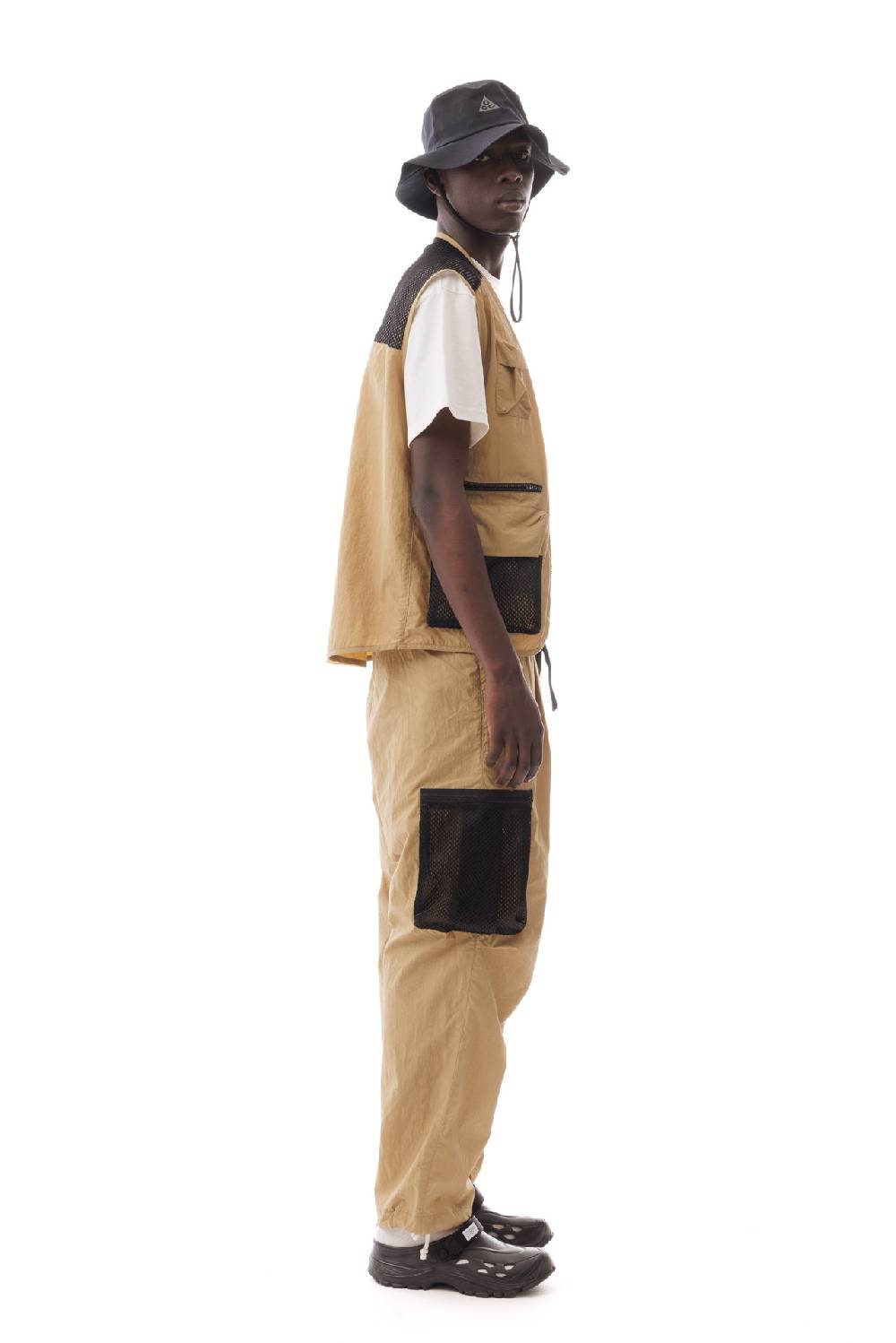 Lc23 Nylon Multipocket Vest Camel In Vendita