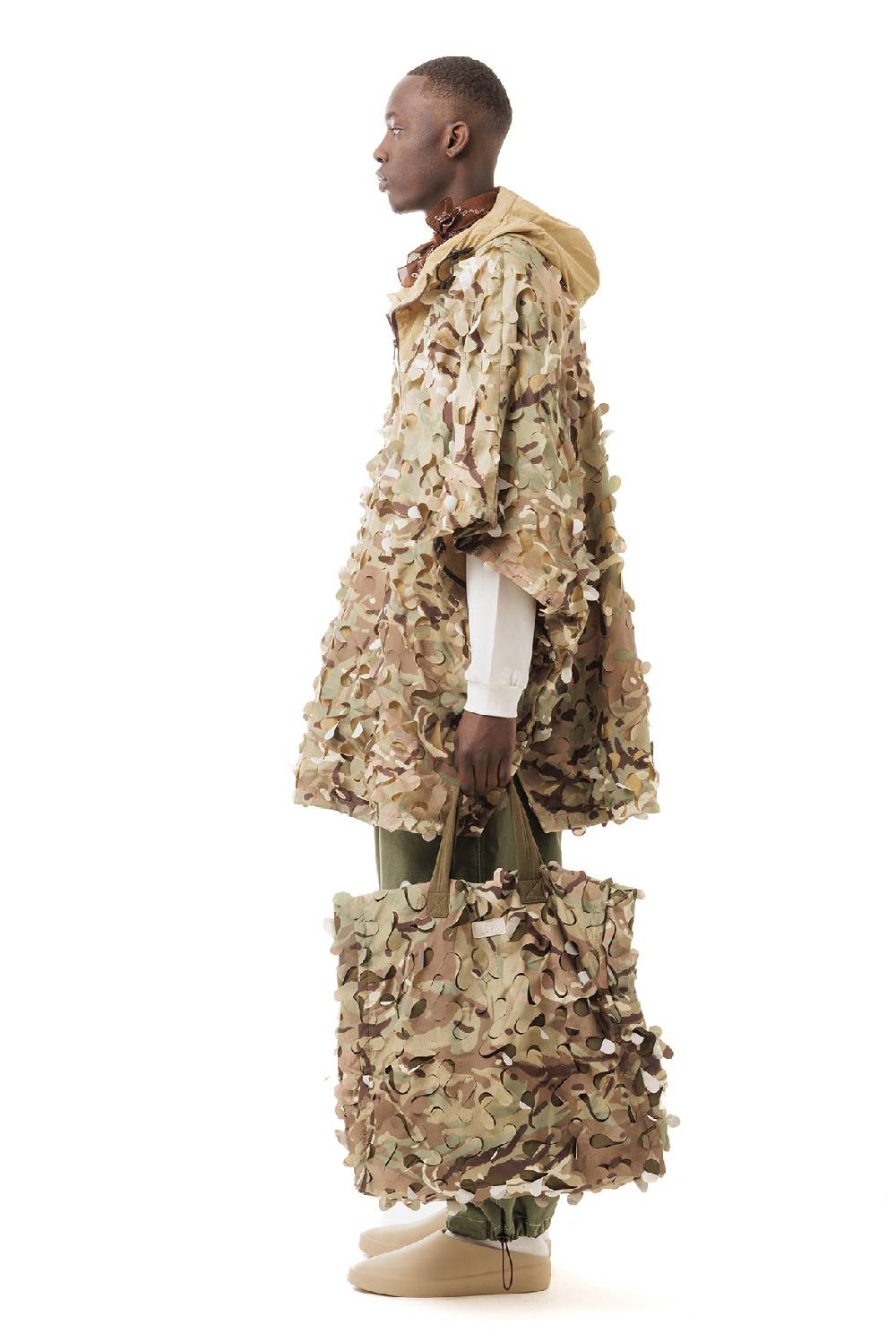 Lc23 Laserated Nylon Camo Beige Cape Coat Nuovo
