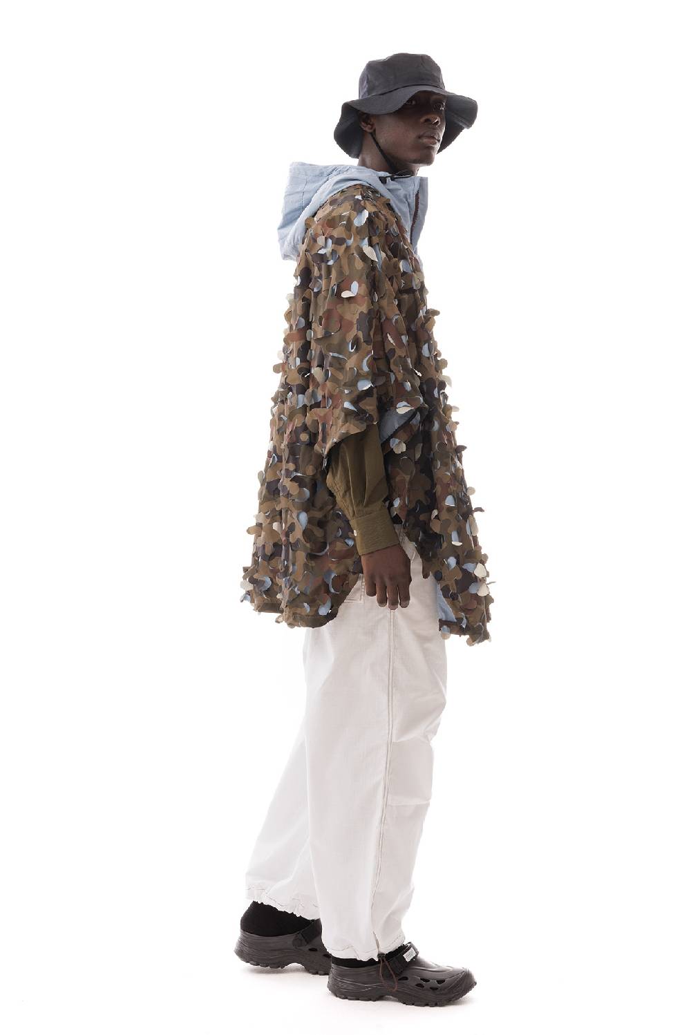 Lc23 Laserated Nylon Camo Cape Coat Qualità