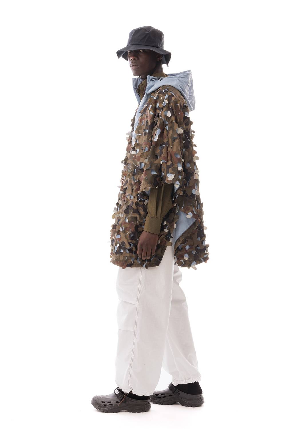 Lc23 Laserated Nylon Camo Cape Coat Qualità