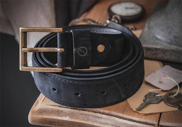 Kjøre Project Bold Nubuck Black Sconto