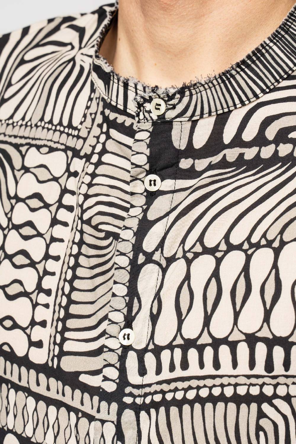 Officina 36 Camicia nera in mussola stampata Italia