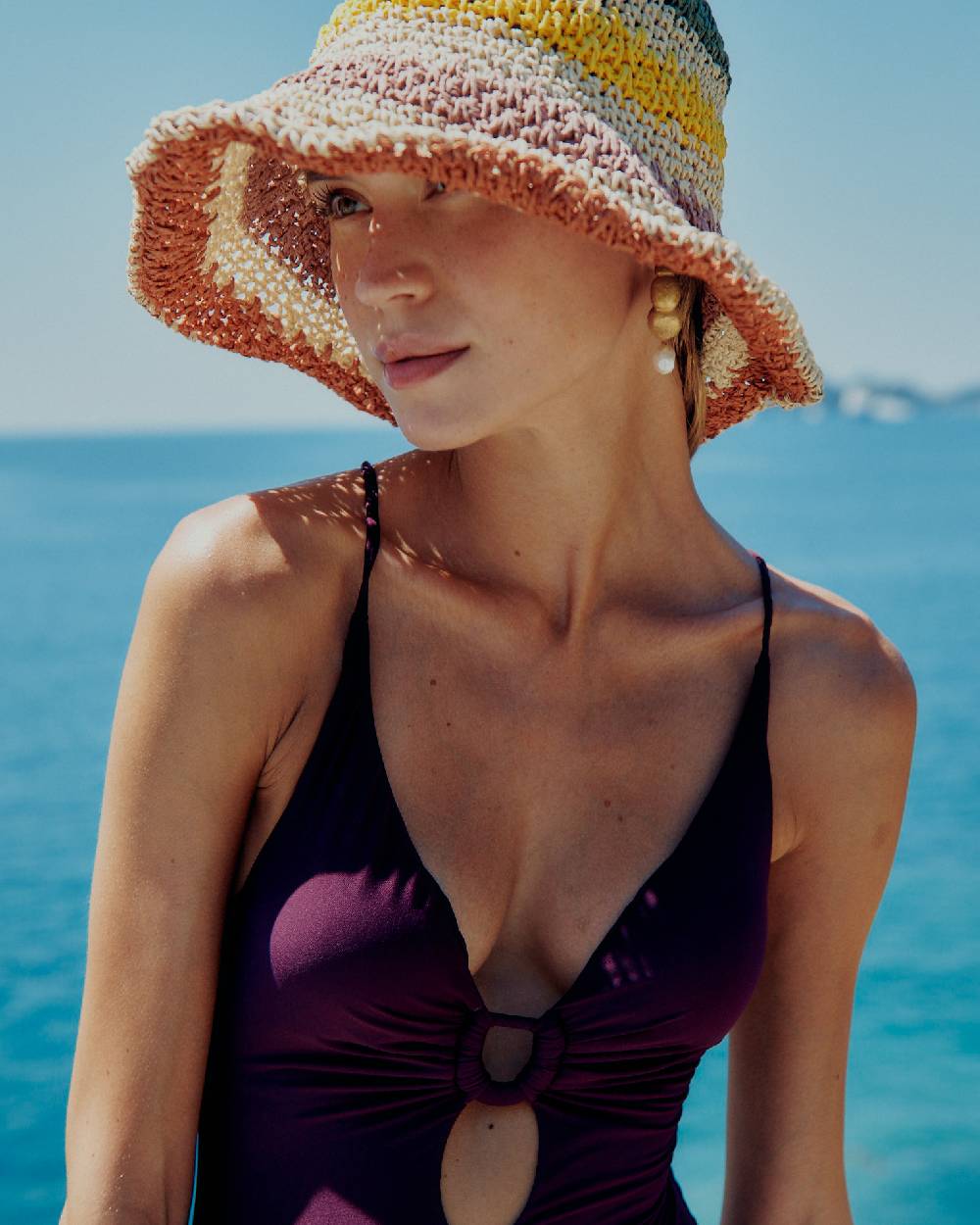 Olivia Gold Intero con scollatura e accessorio centrale Convenienza