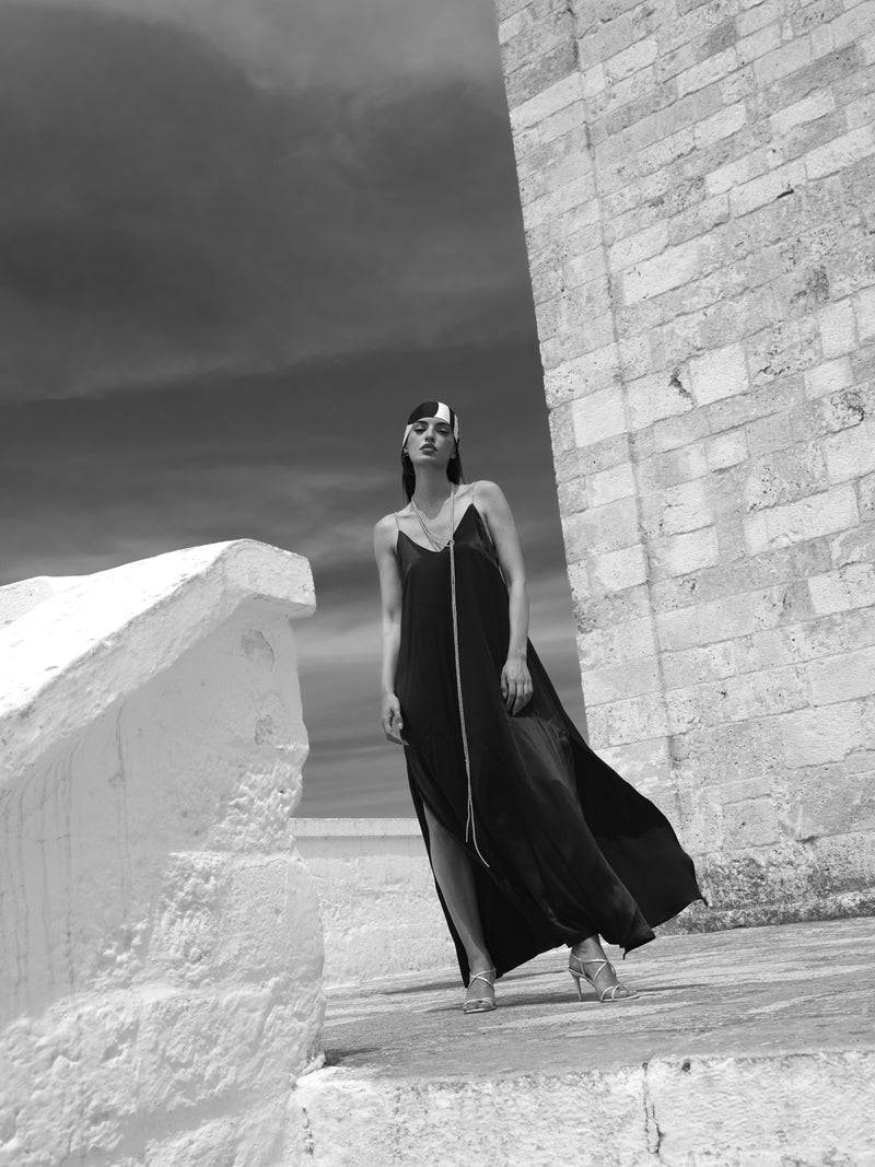 Paola T. Abito lungo in raso di viscosa Lightning offer