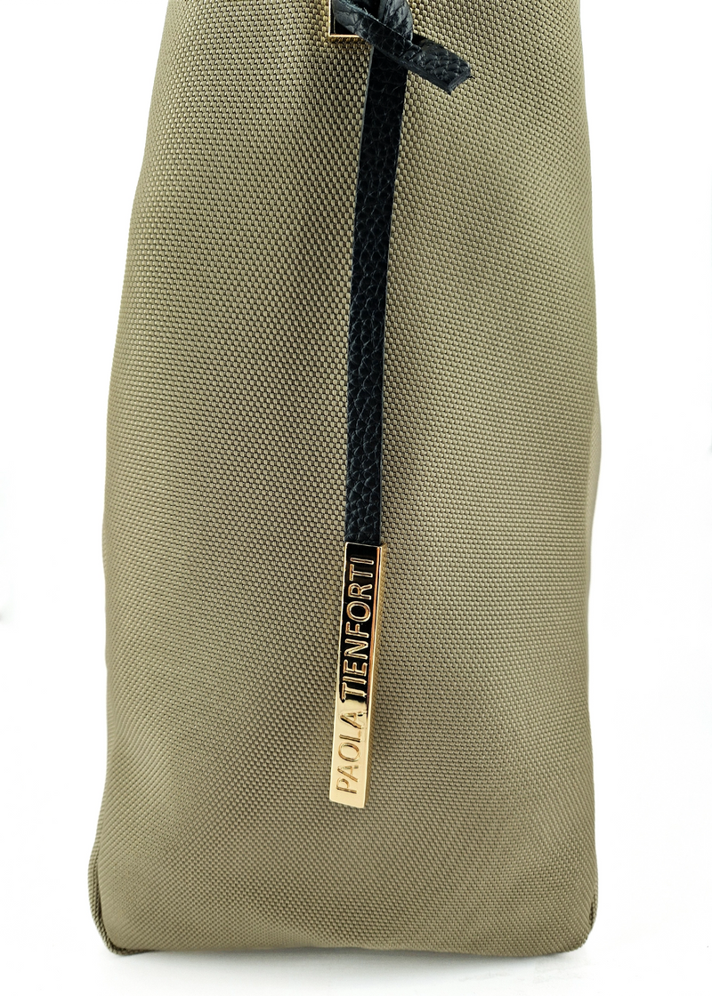 Paola T. Sacca in cordura con dettagli oro Shopping online