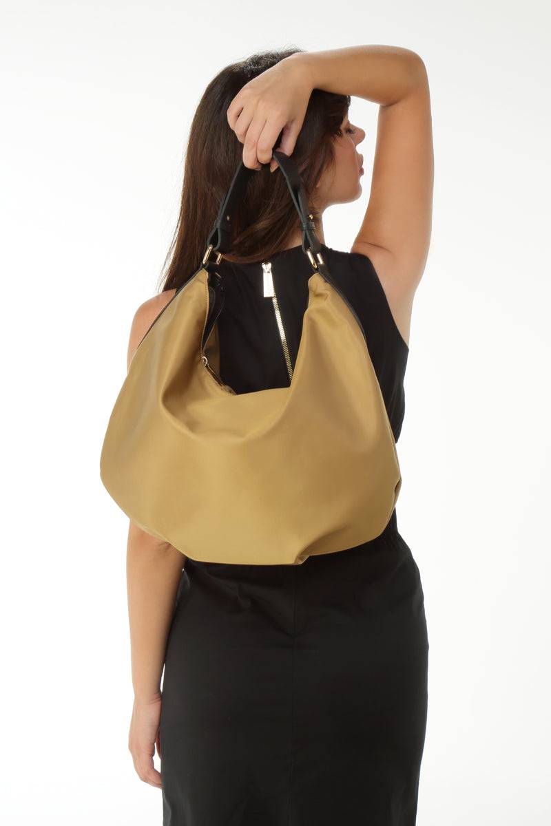 Paola T. Sacca in nylon con dettagli oro Offerta natalizia
