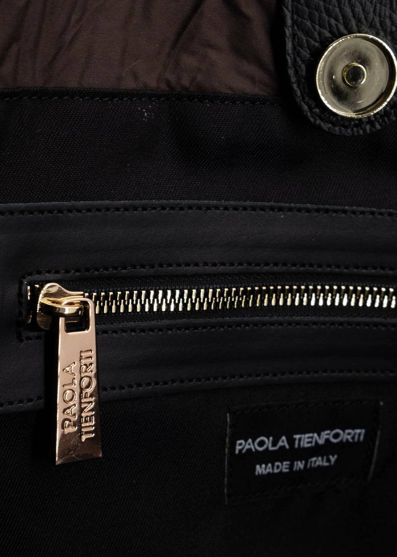 Paola T. Shopper in nylon con rivetti oro Offerta San Valentino