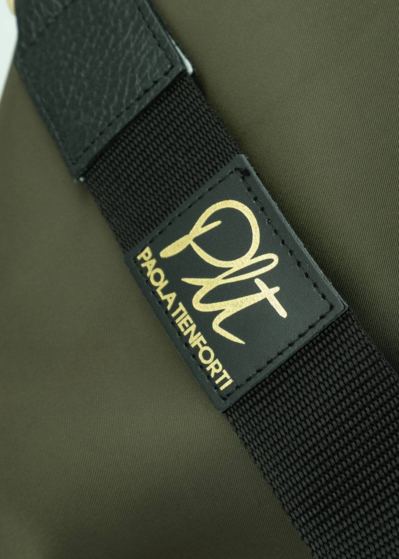 Paola T. Sacca hobo in nylon con dettagli oro Offerta Anniversario