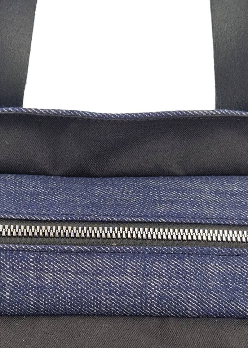 Paola T. Shopper medium con rivetti e pendente argento Offerta temporanea