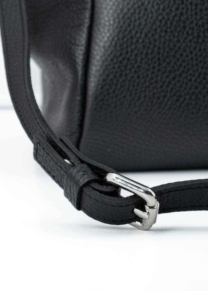 Paola T. Shopper in pelle morbida con dettagli argento Liquidazione