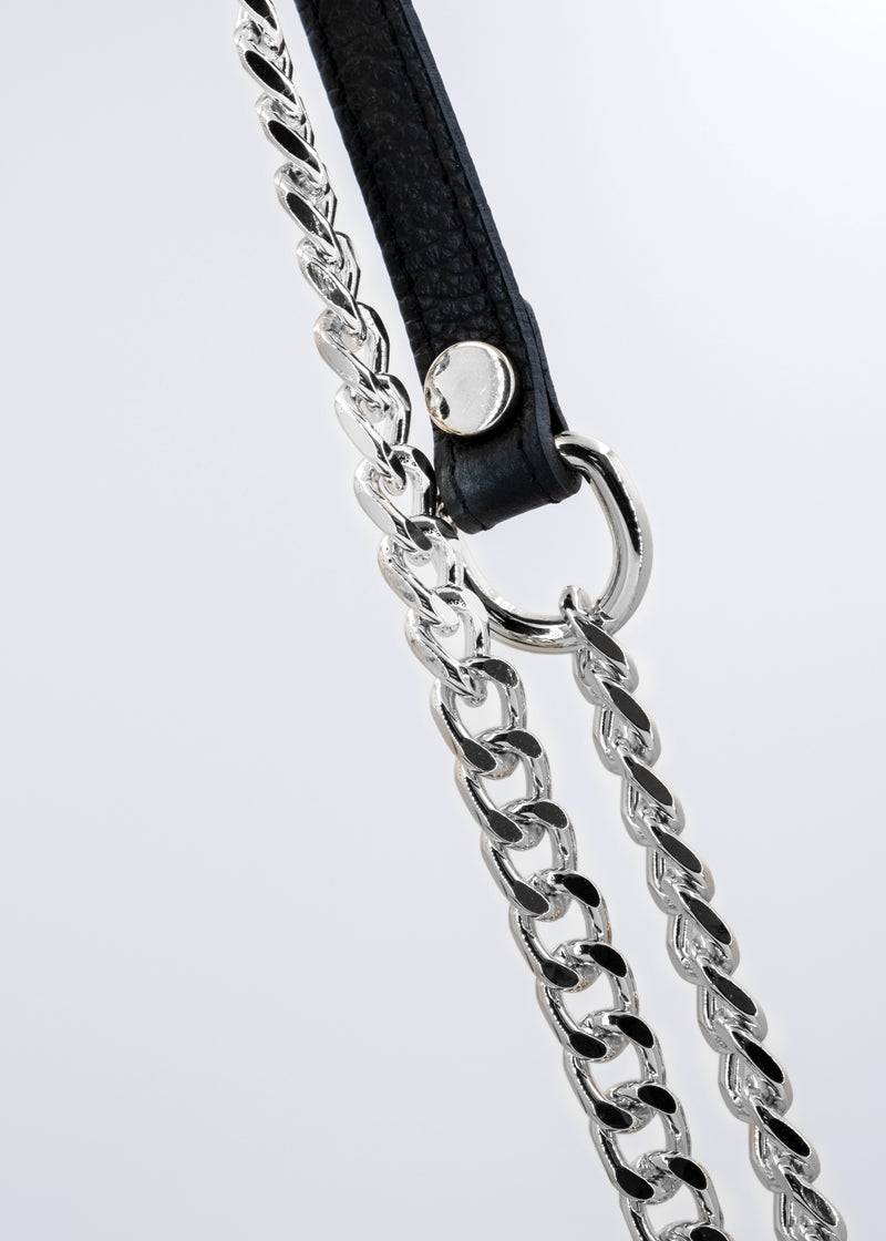 Paola T. Baguette medium in pelle morbida con dettagli argento Comprane uno, ottenene uno gratis