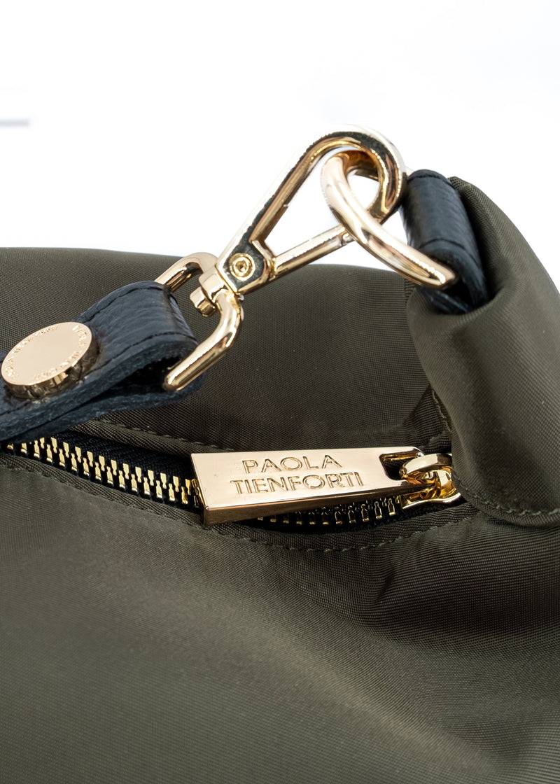 Paola T. Borsa a sacca in nylon con dettagli oro Convenienza