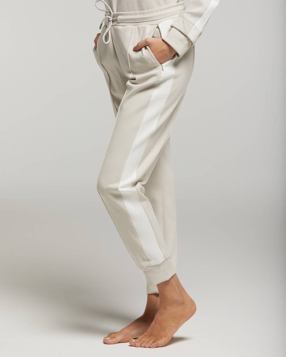 ﻿Pompea Set Completo Tuta donna Freetime (Beige) Fino Al -60%