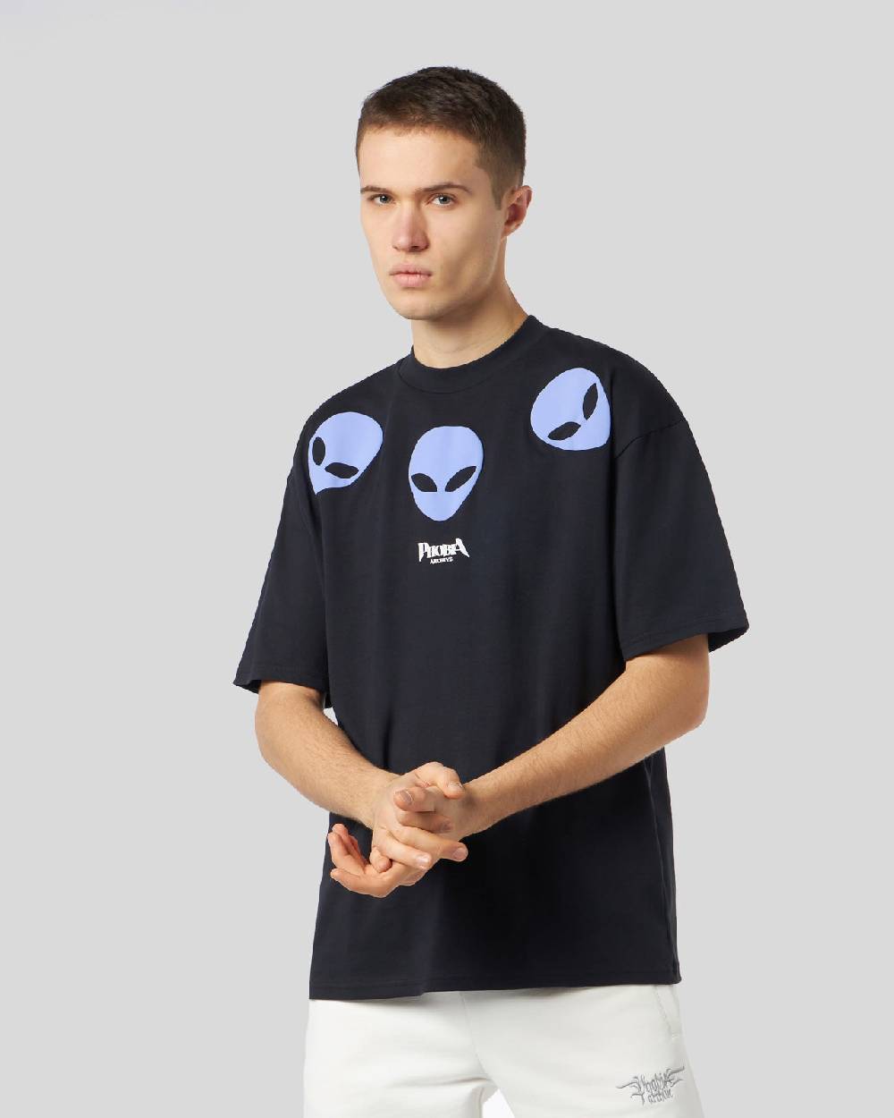 Phobia Archive T-SHIRT NERA CON GRAFICA TRIPLE ALIEN VIOLA Prezzo Ridotto