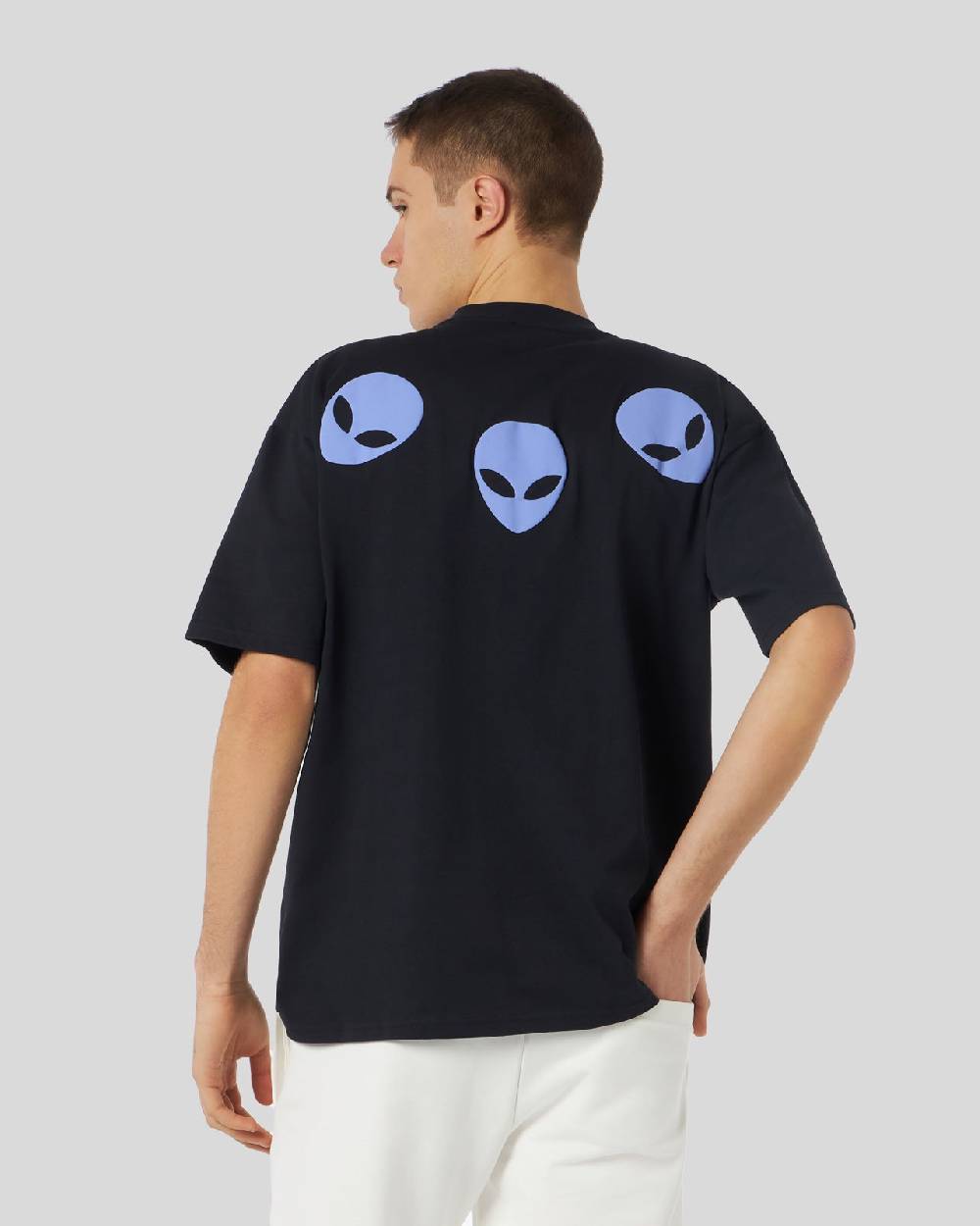 Phobia Archive T-SHIRT NERA CON GRAFICA TRIPLE ALIEN VIOLA Prezzo Ridotto