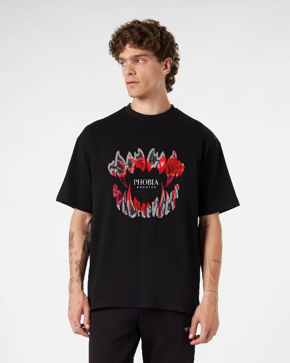 Phobia Archive T-SHIRT NERA CON GRAFICA DEMON BITE INSANGUINATA Presa