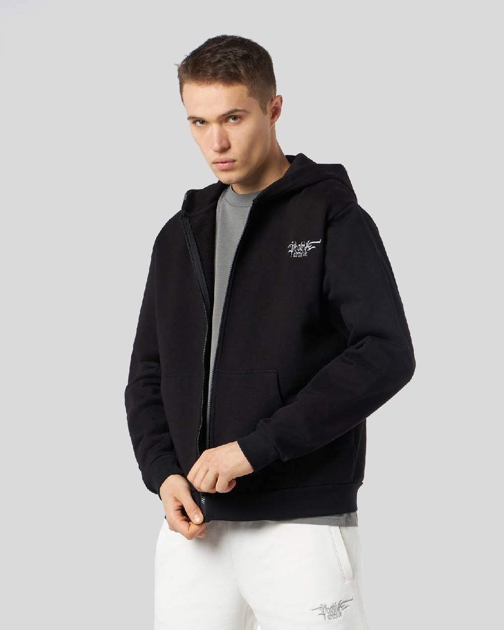 Phobia Archive FELPA CON ZIP NERA CON GOTIC LOGO RICAMATO Italia