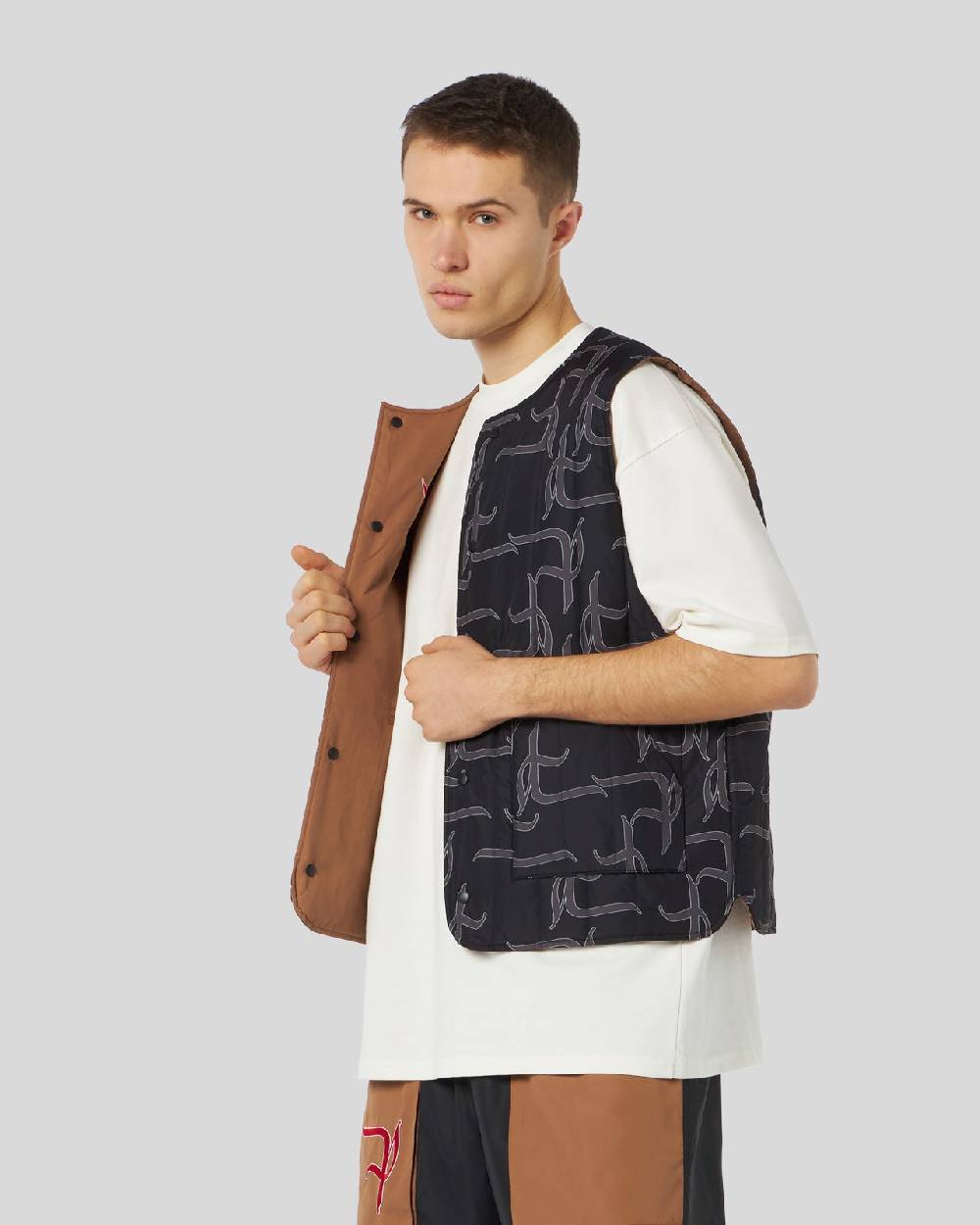 Phobia Archive GILET DOUBLE FACE CON LOGO GOTIC P ALL OVER ED ETICHETTA METALLICA Convenienza