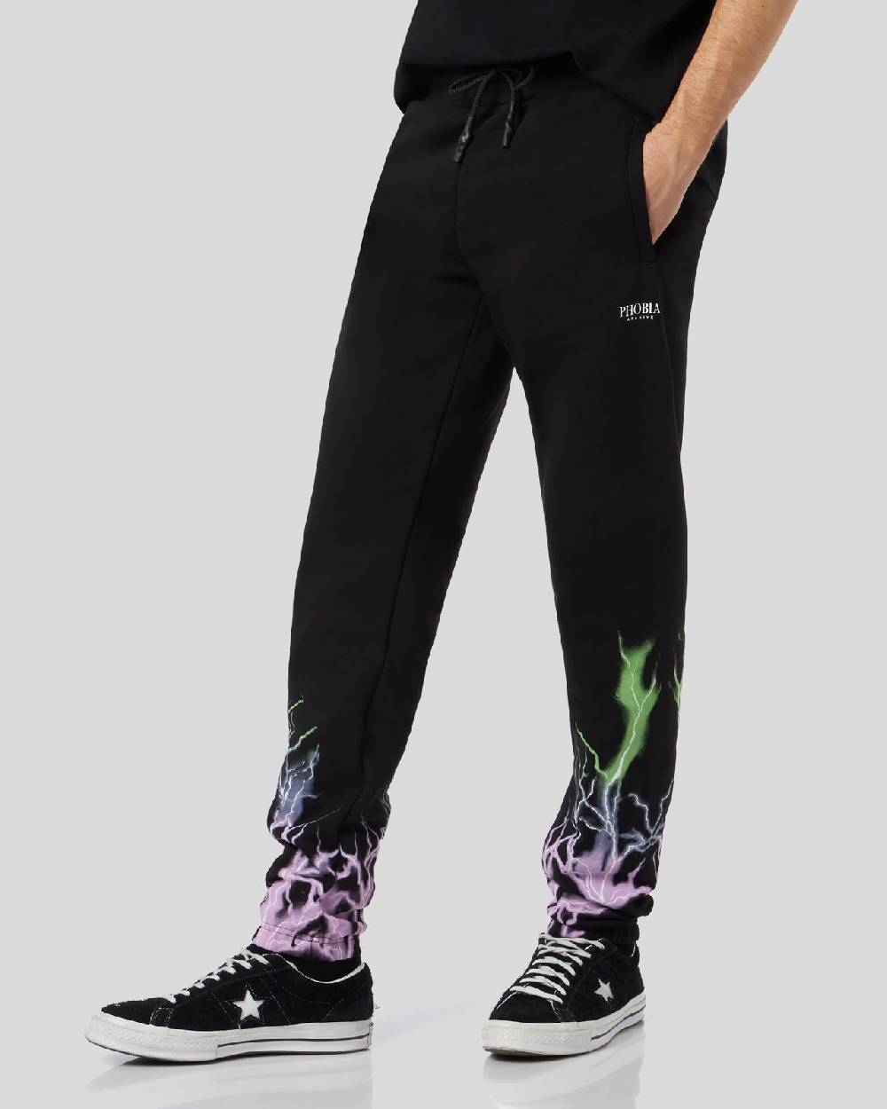 Phobia Archive PANTALONCINO NERO CON STAMPA FULMINE BICOLORE VIOLA E VERDE Convenienza
