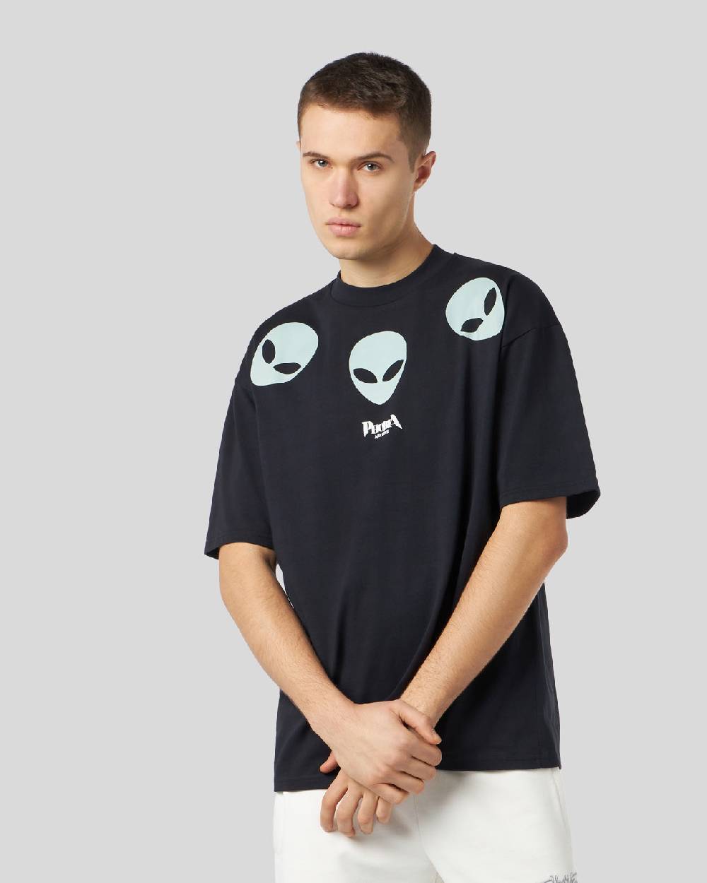 Phobia Archive T-SHIRT NERA CON GRAFICA TRIPLE ALIEN FOSFORESCENTE Pezzi Unici