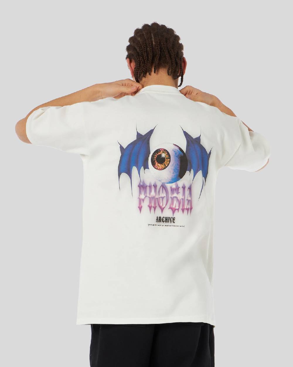 Phobia Archive T-SHIRT BIANCA CON GRAFICA BAT EYE BLU Affare Del Giorno