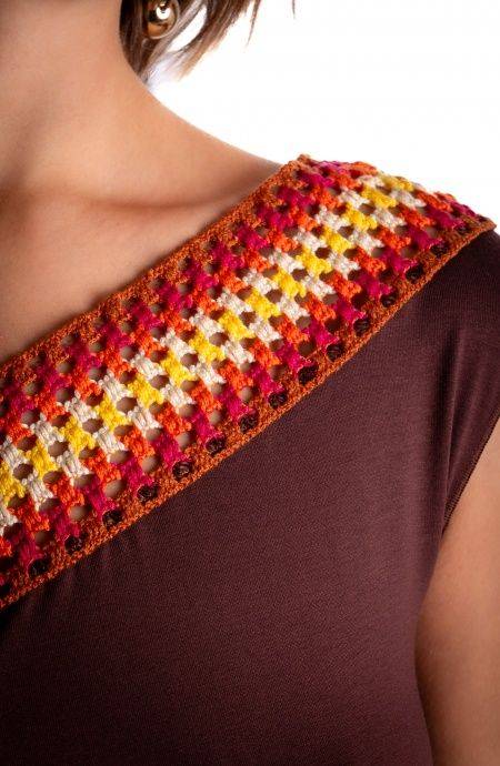 Pin Up Stars ABITO LUNGO MONOSPALLA CON PASSAMANERIA CROCHET In Linea