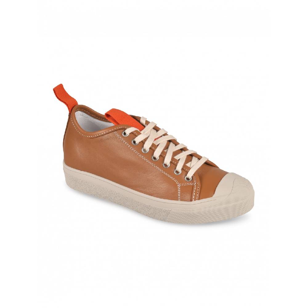 SOFIE D&#039;HOORE Product Presa