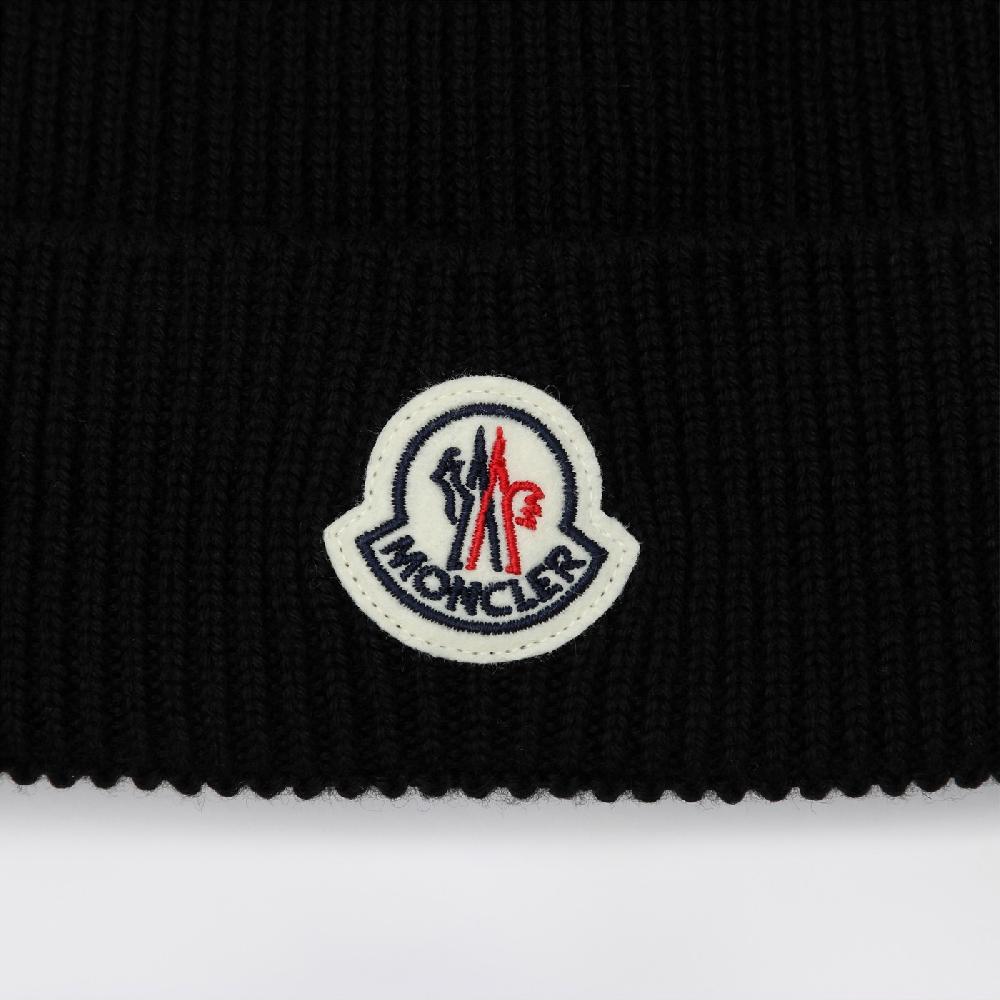 Moncler Cuffia nera in lana con patch logo Fino Al -60%