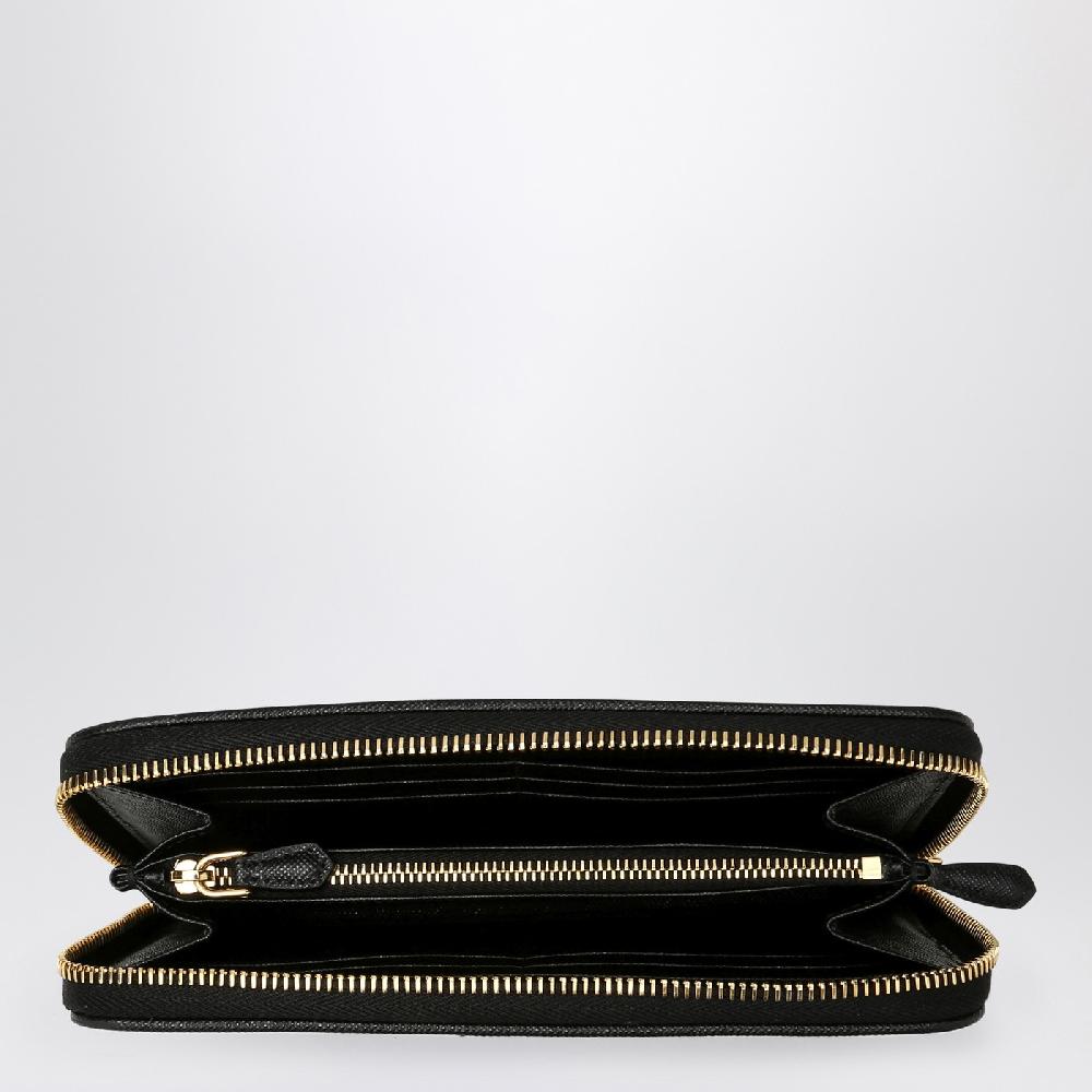 Prada Portafoglio zip around nero in Re-Nylon Offerta