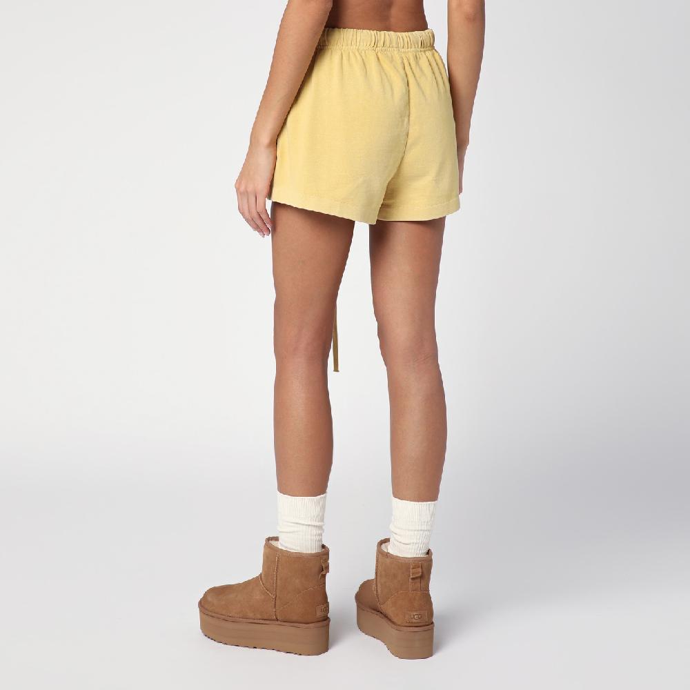 Fear of God Essentials Short color ambra con logo Vendite Flash