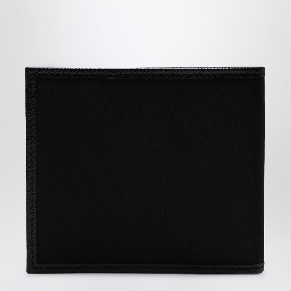 Prada Portafoglio nero in Re-Nylon con triangolo logo Prezzo Ridotto