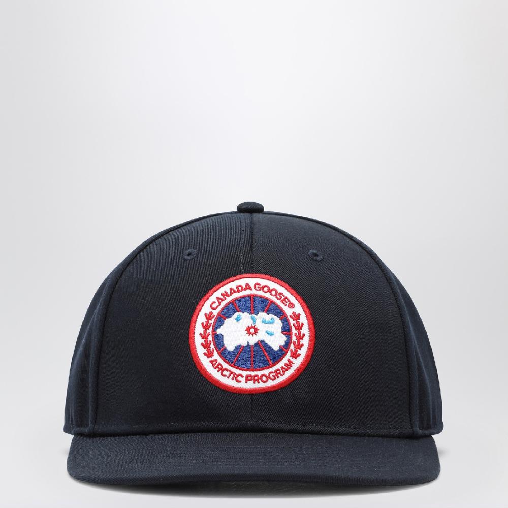 Canada Goose Cappello da baseball blu con patch Offerte