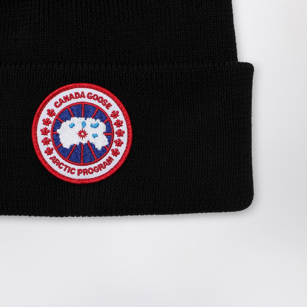 Canada Goose Cuffia nera con patch logo I Più Venduti