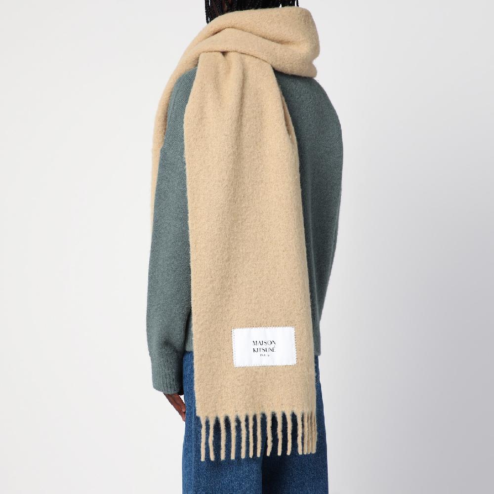 Maison Kitsunu00e9 Sciarpa beige chiara in misto lana In Linea