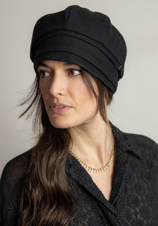 Rose & Lini THE GIRL AND THE GORILLA WOOL “MEI” BLACK HAT Sconto