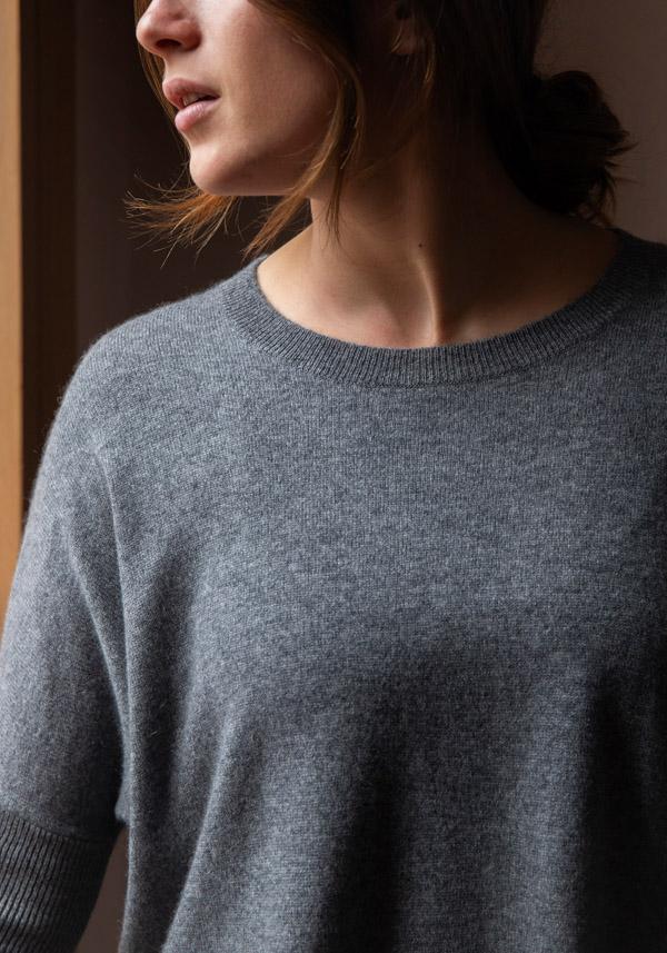 Rose & Lini ABSOLUT CASHMERE “PONCHO ASTRID” DARK GREY Affare Del Giorno
