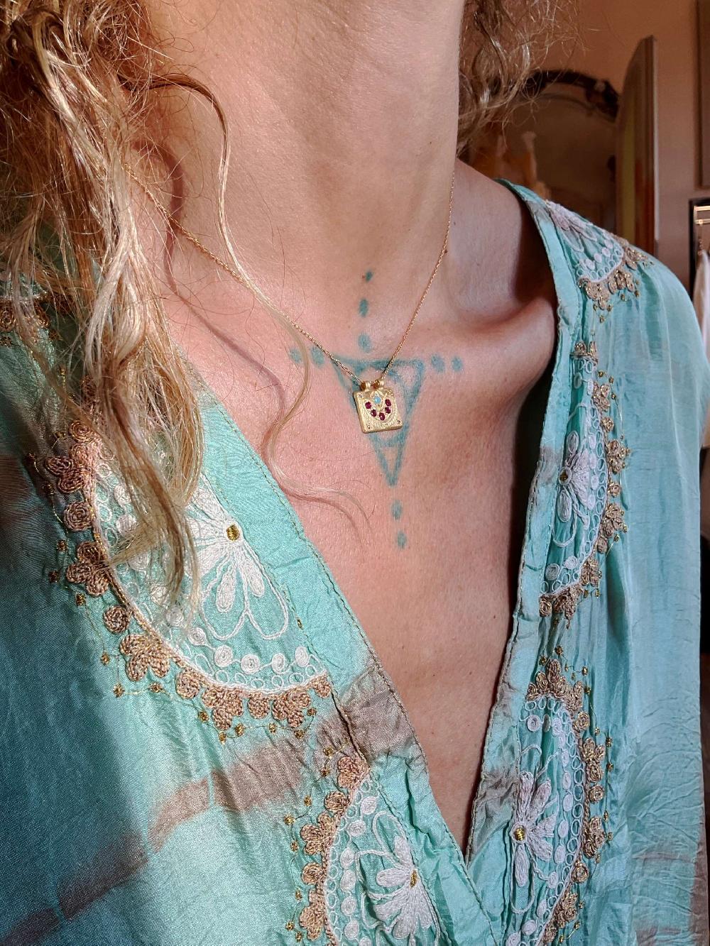 Rose & Lini 5 OCTOBRE “GAIA T.” GOLD MEDAL NECKLACE Soddisfazione Garantita