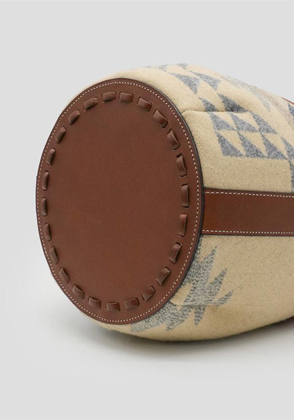 Rose & Lini A VACATION “MARCHE” SMITH ROCK BUCKET BAG Affare Del Giorno