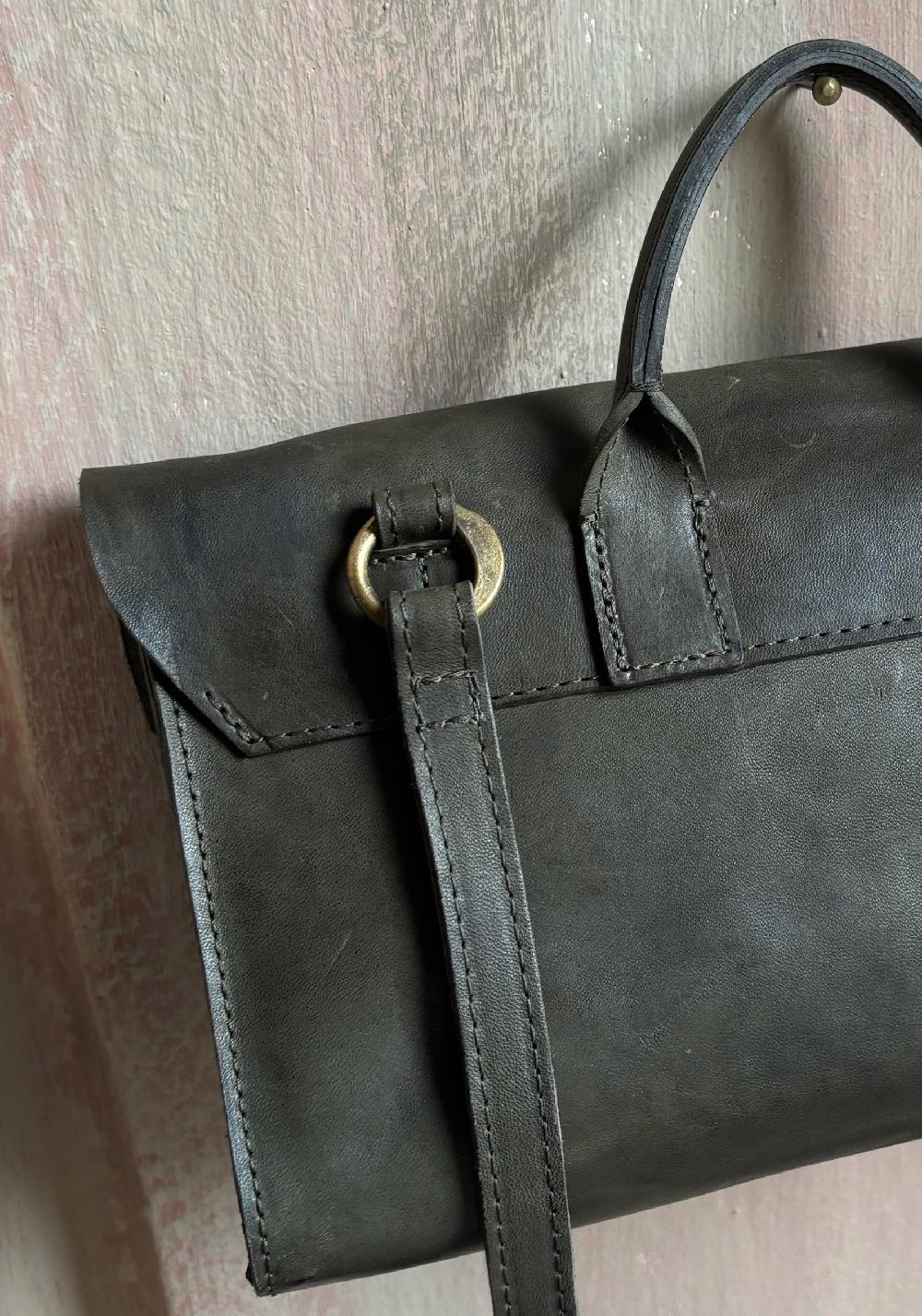 Rose & Lini TAGLIOVIVO MILITARY LEATHER “DOCTOR W” BAG Online
