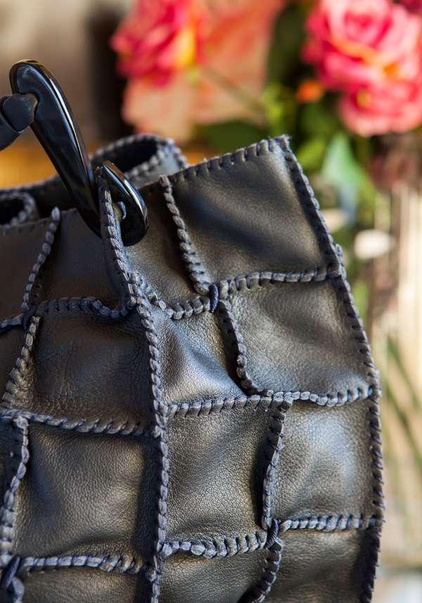 Rose & Lini JAMIN PUECH “HONU GM” NAVY LEATHER BAG Vendita Economica