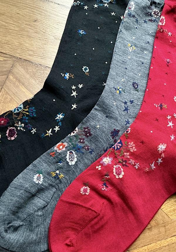 Rose & Lini ANTIPAST WOOL “HELLO ANGEL” KT-170S SOCKS RED Vendita