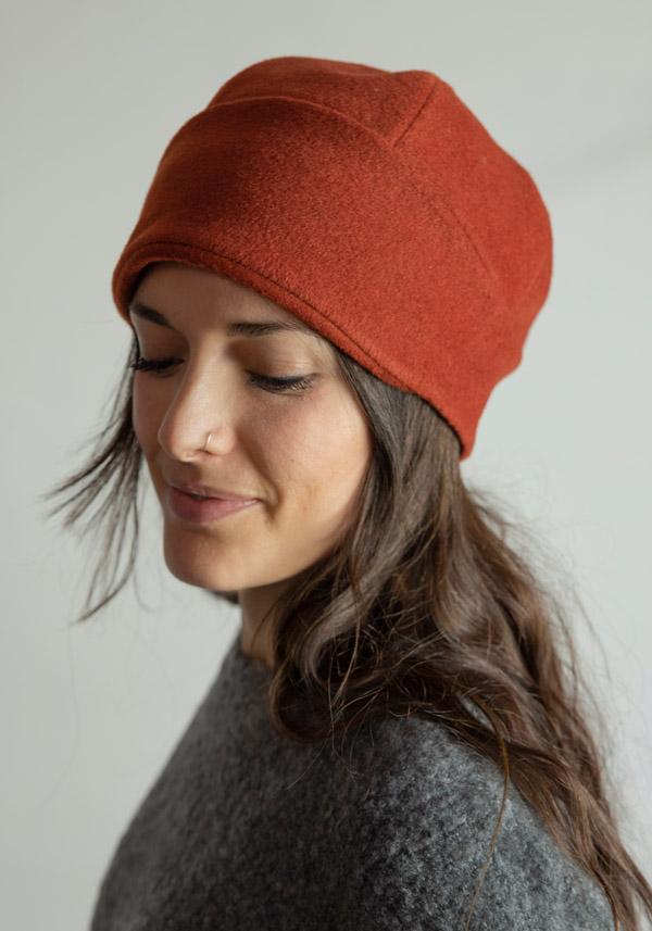 Rose & Lini THE GIRL AND THE GORILLA WOOL “MASHA” RUST HAT Novità