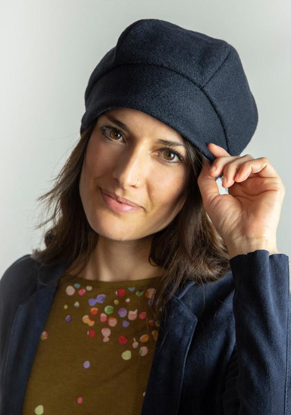 Rose & Lini THE GIRL AND THE GORILLA WOOL “WALK” BLUE HAT Presa