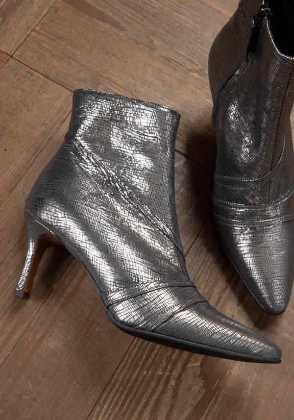 Rose & Lini ROSE’S ROSES “BELL” SILVER HEELED ANKLE BOOTS Economico