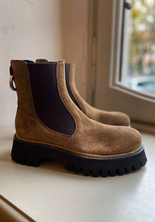 Rose & Lini ROCCO P. “TRONCHETTO 15630” SUEDE CARAMEL ANKLE BOOTS Vendita Economica