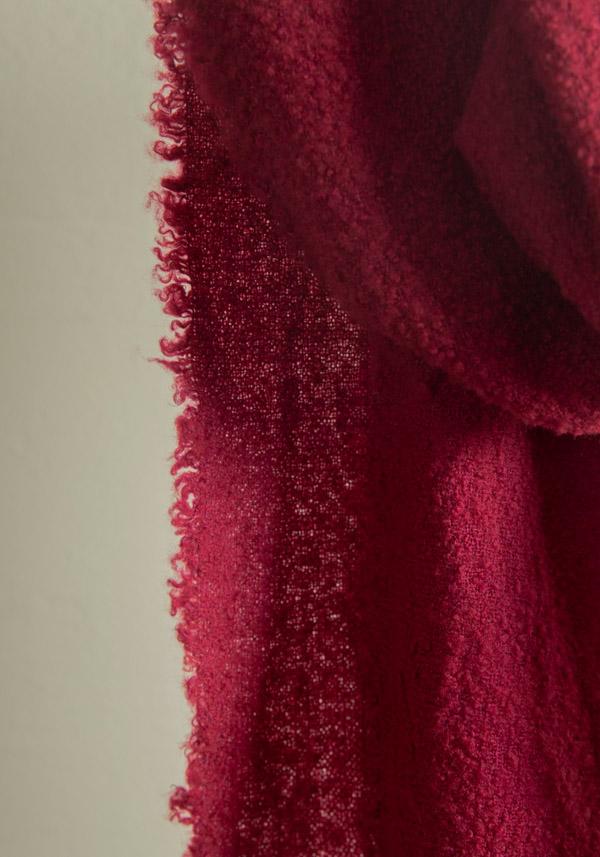 Rose & Lini FALIERO SARTI WOOL & CASHMERE “ALEXINA” ROSE RED SCARF Presa